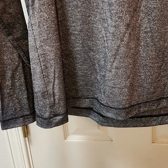 Chicos-Women's Metallic Silver Long Sleeve Shirt Size 2 - Picture 4 of 7